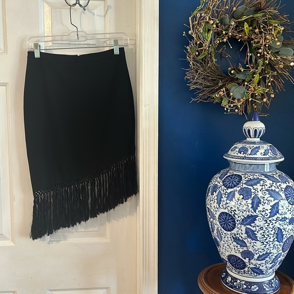Women’s BCBG MaxAzria Black Polyester Blend Fringe Skirt Size 0 - Picture 1 of 6